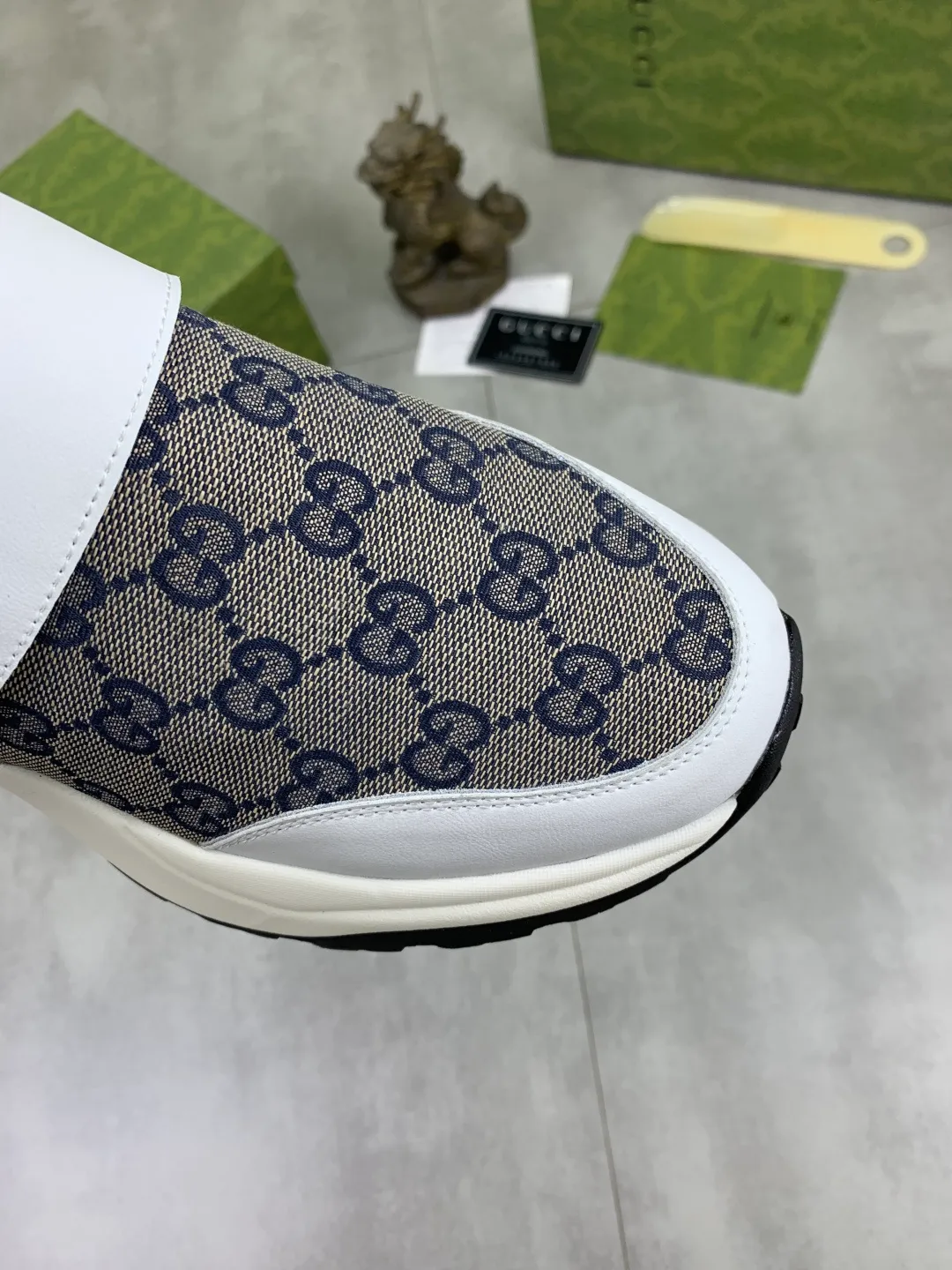 Men's Men's Shoes P440 💰[New Style] 🆘 The latest model from Gucci's official website🎁Classic casual and fashionable men's shoes👟Hot style💥The style is simple and elegant, exclusive for trendy men. Unique official website latest brand elements👑Gucci original decoration, fashionable and generous, the fabric is made of original soft calfskin➕Comfortable soft sheepskin lining ✅The official website specifies wear-resistant foam outsole_full of elasticity, classic model taken in real life🎬Color: 3️⃣colors available😍Number: 38-44